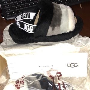 Ugg Fluffy Slides
